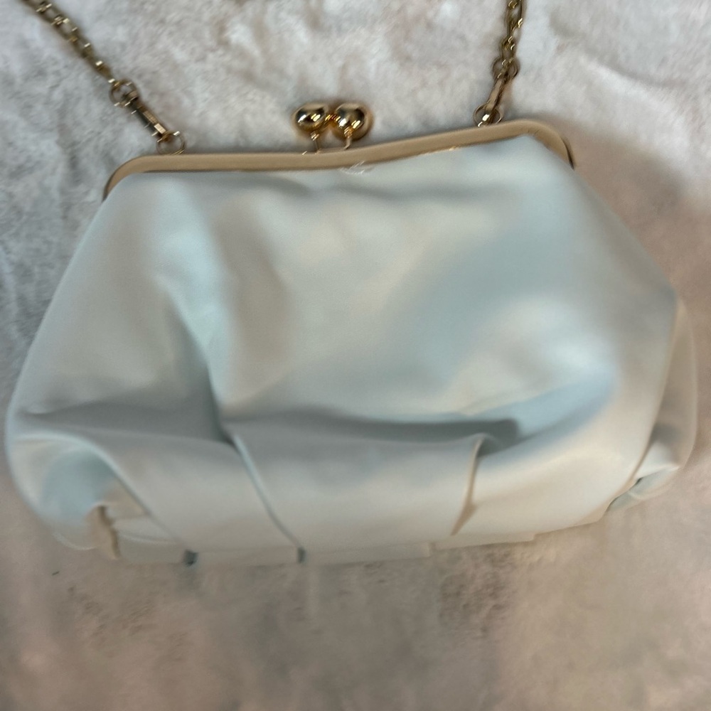 Elegant White Satin Evening Clutch with Gold Chain NWOT Prom wedding formal - Picture 5 of 7